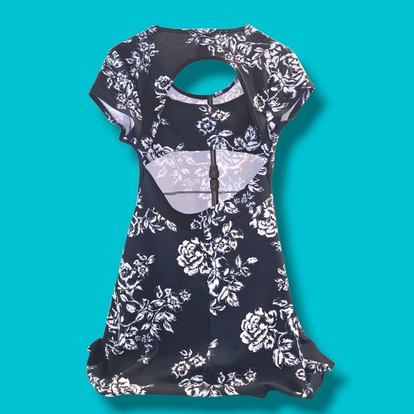 Floral Open Back Dress - Picture 2 of 2